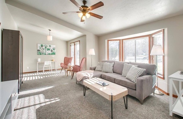 #HabitueHomes - Castle Hills Hideaway