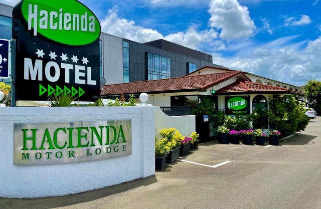 Hacienda Motor Lodge