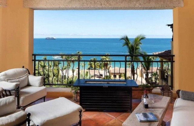 Hacienda Ultimate Beach Front Luxury 3 Bed 3 Bath Gorgeous,