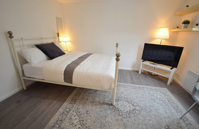 Hackney E5 - Perfect for Couples getaway