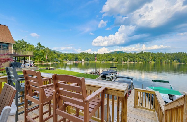 Hadlock Pond Waterfront, Game Room: Fort Ann Home!