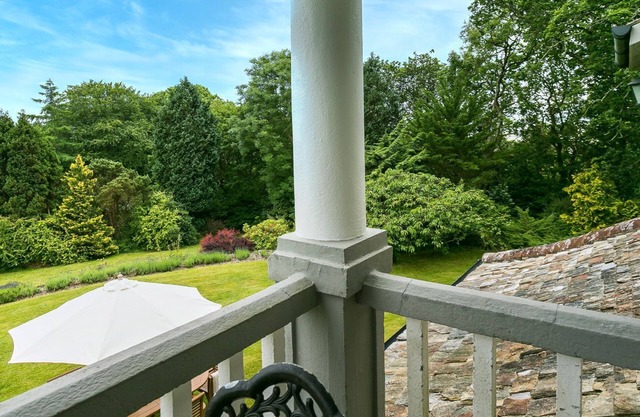 Hafod Cae Maen - a sea view that sleeps 8 guests in 4 bedrooms
