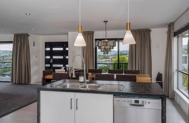 Halcyon Haven Spacious resort style luxury living