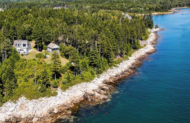 HALCYON POINT - Town of St George