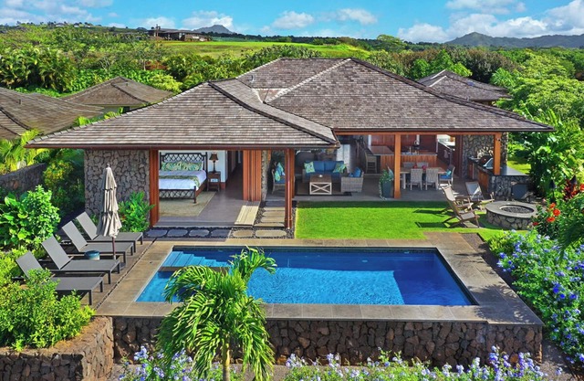 Hale 'Imi Ola: Ocean Views, Luxury, Balinese Charm