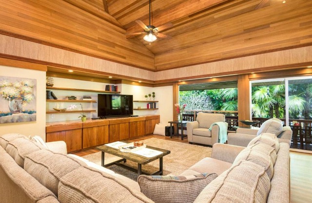 Hale La'Au Pohaku TVNC#4255