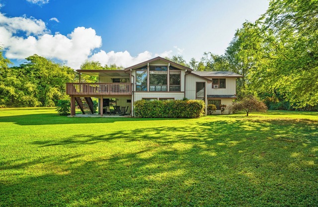 Hale Pakala, 3 Acre Beach Front, A/C in Bedrooms