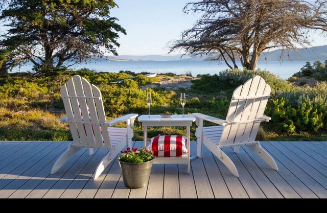HALF MOON BAY LUXURY RETREAT on the Waterfront -nightly rate includes 1-8 guests