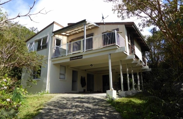 Halfmoon Haven - Rakiura