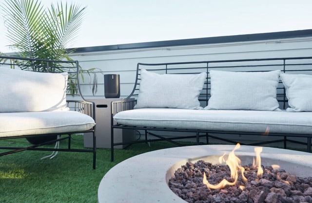 Hall House: Stunning Home w/ Beautiful Rooftop!