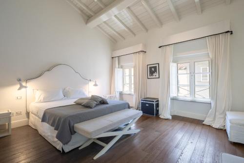 Hall Suites
