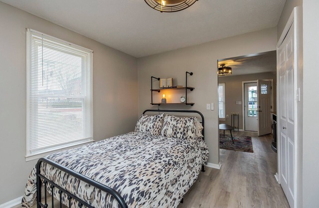 Charming home in marvelous Georgetown with AC, WiFi!
