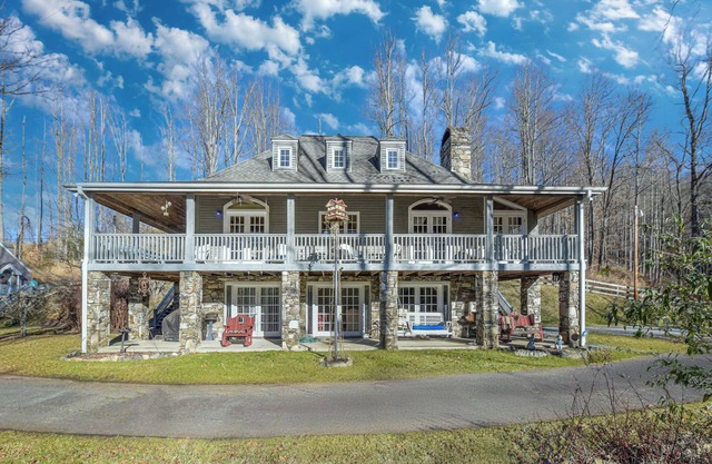 Main+Guest House, Private Pond, Views, Large Yard | 20mins to Heart of Asheville