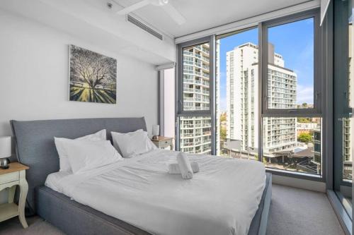 Hamilton Harbour 1Bed Apt