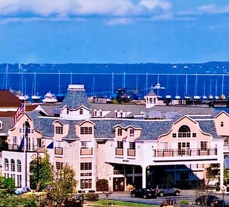Hamilton Inn Select Beachfront Mackinaw City