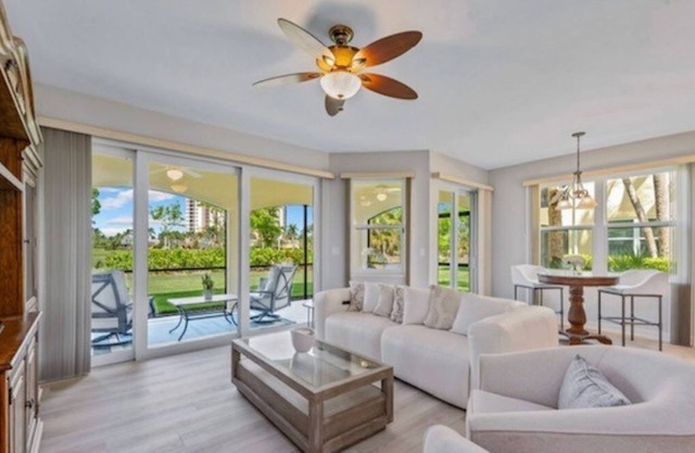 Beautiful Hammock Bay condo near Marco Island. Includes full golf privileges.