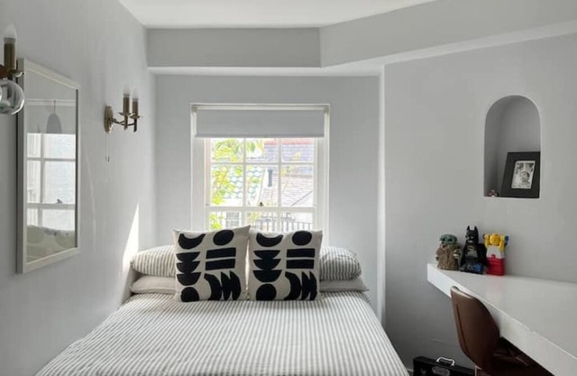 Hampstead Cottage with courtyard