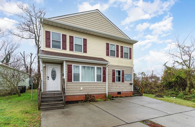 Comfortable 2BR in Central Hampton – Pet Friendly, 30+ Days