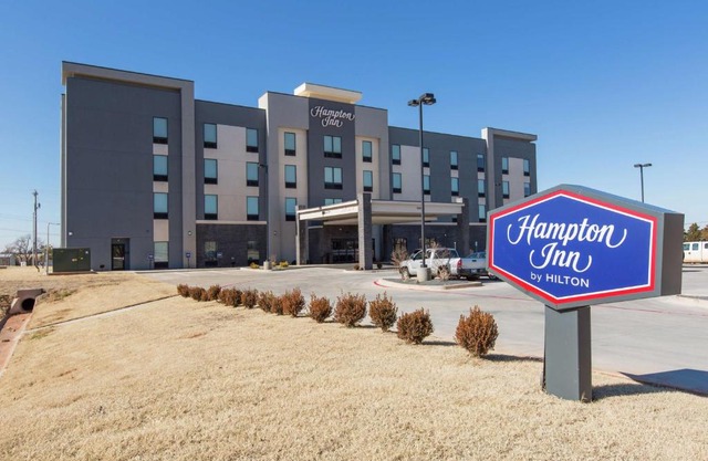 Hampton Inn Mustang