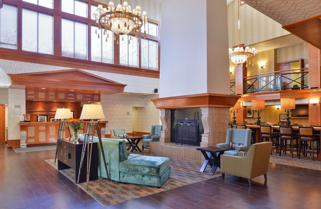 Hampton Inn & Suites By Hilton Calgary- University Northwest