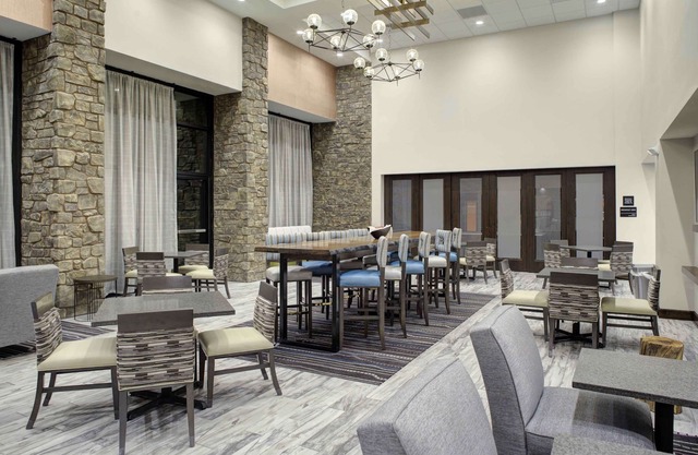 Hampton Inn & Suites Flagstaff East