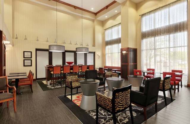 Hampton Inn & Suites Lawton