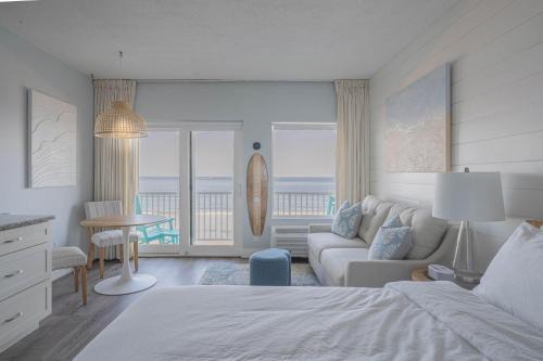 Hampton Tides-Ocean View-Top Floor With Balcony