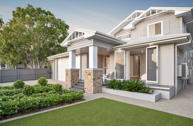 Hampton’s Living on the Beachfront
