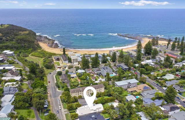 Luxury Beach House - Footsteps to Beach