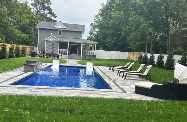 Hamptons + Tiana Bay Retreat Near Pristine Beaches – Luxury 4BR Hamptons Escape