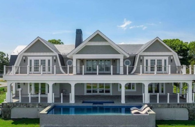 Hamptons waterfront gem!