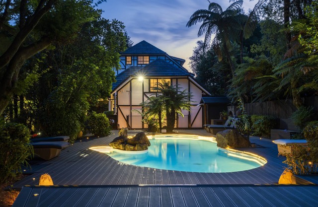 Hana Lodge