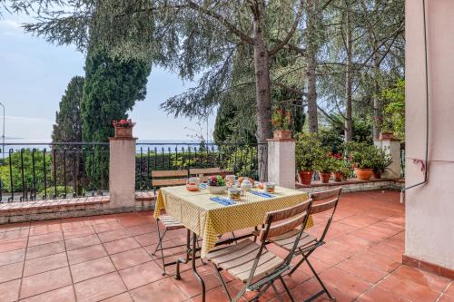 Hanbury Apt Pool And Sea - Happy Rentals