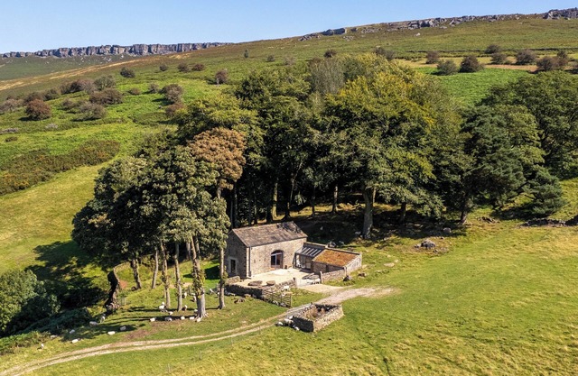 Handcrafted barn conversion in the heat of the Peak District