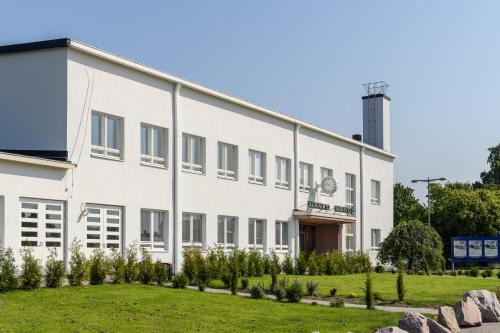 Hangon Asema 5 - yksiö terassilla, ei yhtään porrasta