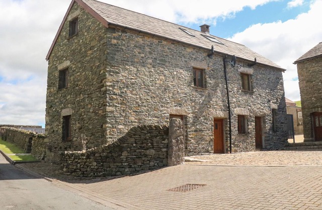 HANNAH'S COTTAGE, family friendly, country holiday cottage in Endmoor