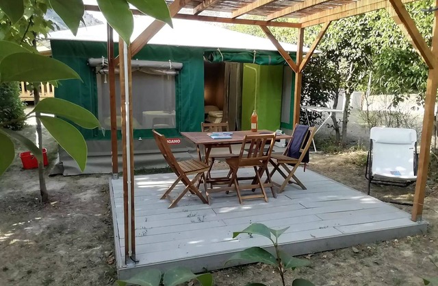 Hannibal's Fountain *** - Canvas bungalow (2 bedrooms, 21m²) 4 people