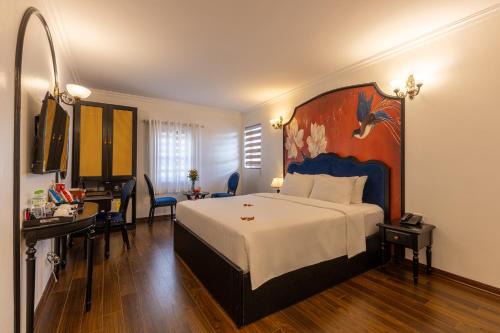 Hanoi House Hotel & Travel