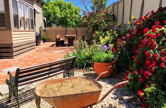 Hansen Street Retreat