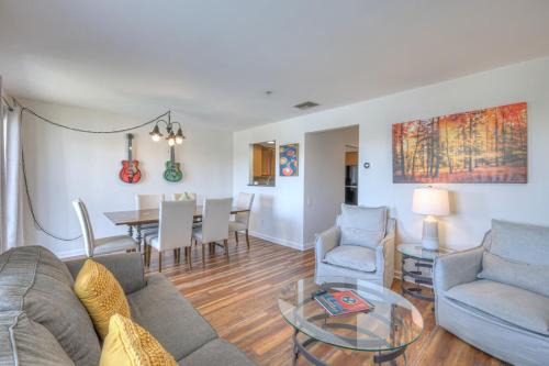 Happiness On Nashville's Riverfront - 2bed 2bath