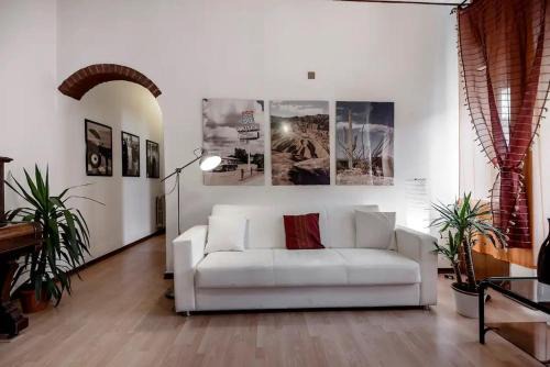 Happy & Beautiful Flat in Central Milan