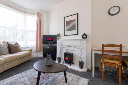 Happy Harwich for Contractors Only, Tranquil, Near Beach, Free Parking