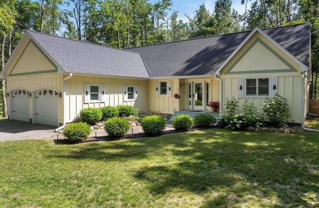 Happy Hideaway- Alanson MI