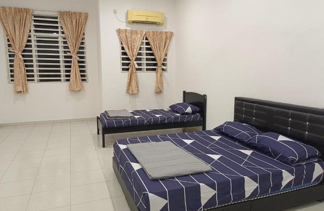 Happy homestay sitiawan
