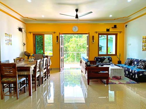 Happy Moon Homestay