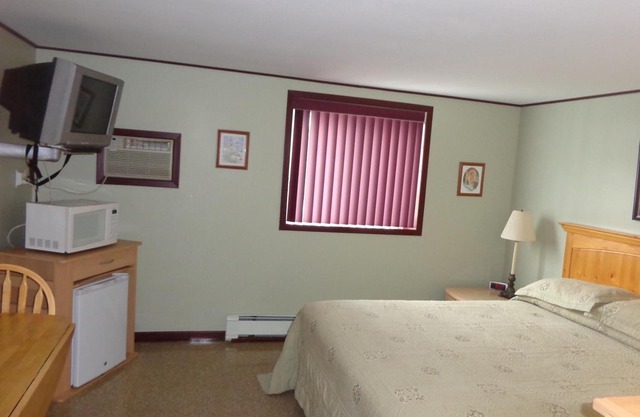 Happy Motel