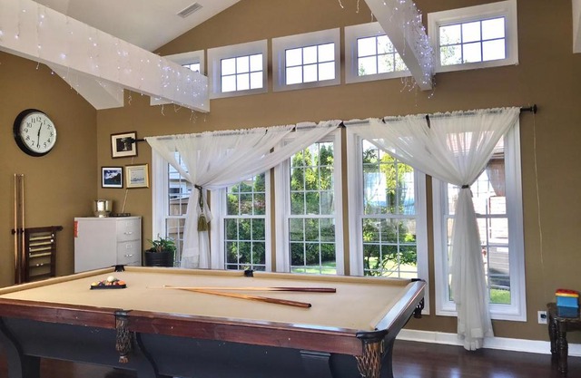 Happy vacation home by Erie lake
