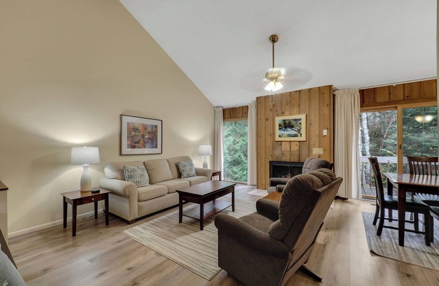 Harbor Cove #19, Near Skiing, Golf & Downtown