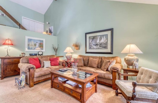 Harbor Cove condo w/ fireplace and Lake Michigan Beach!