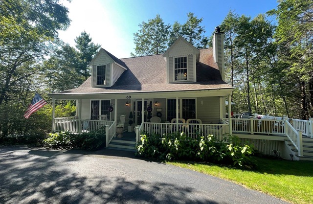 Harbor Hideaway - Beautiful 4 bedroom home near Harbor Beach